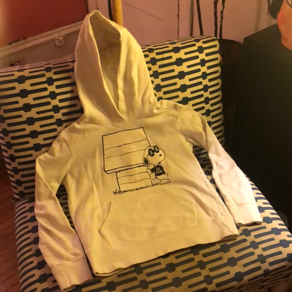 Uniqlo x KAWS Tops - Uniqlo Kaws x Peanuts Graphic White hoodie